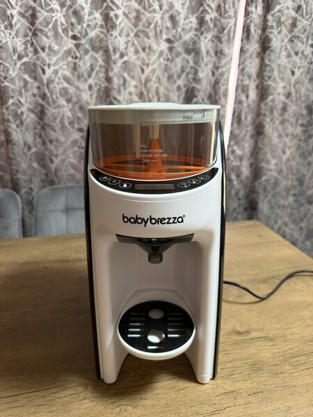 Vand Baby Brezza cu garantie - aparat de preparare lapte praf